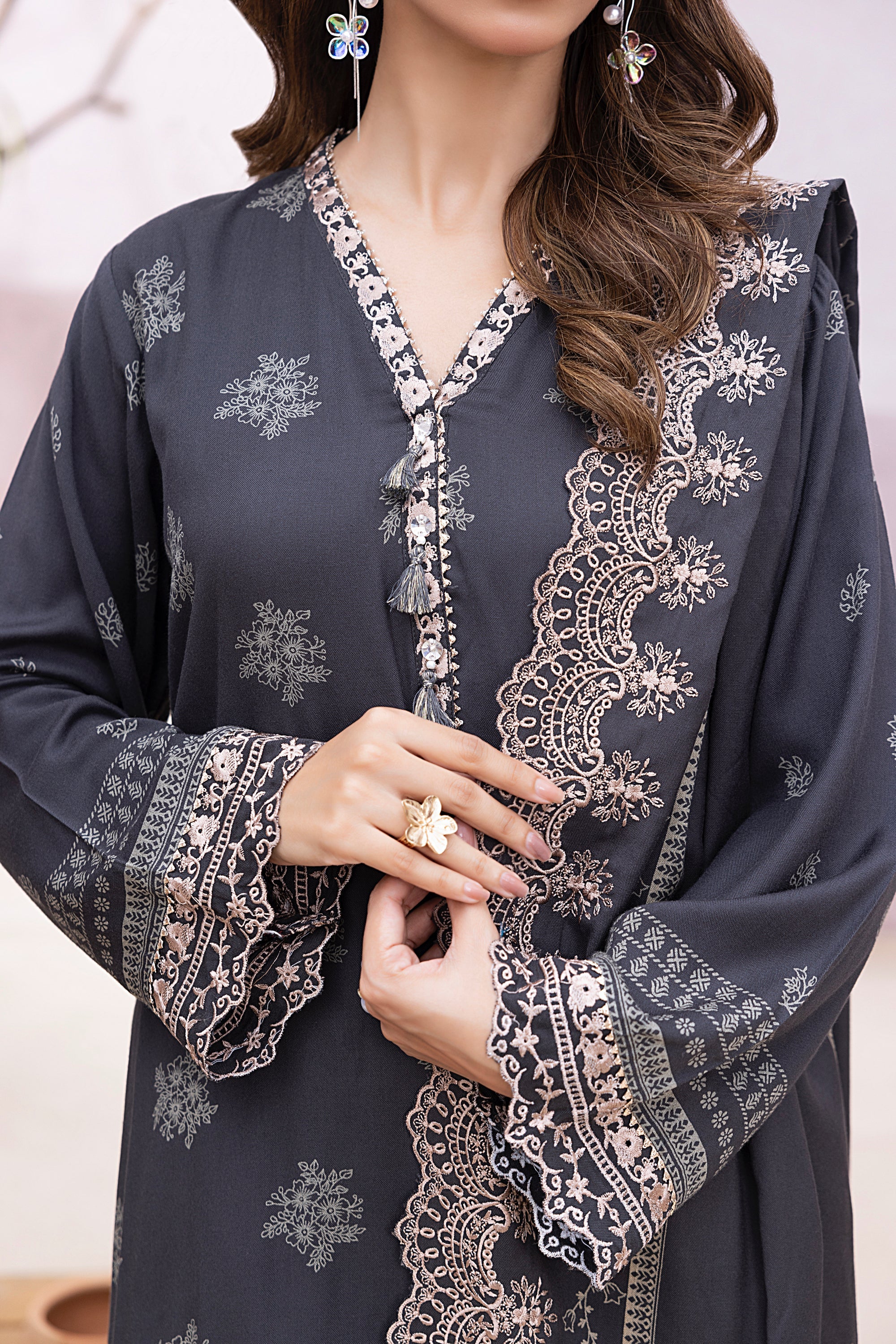 03 Piece Stitched Printed Embroidered Cashmi Wool
