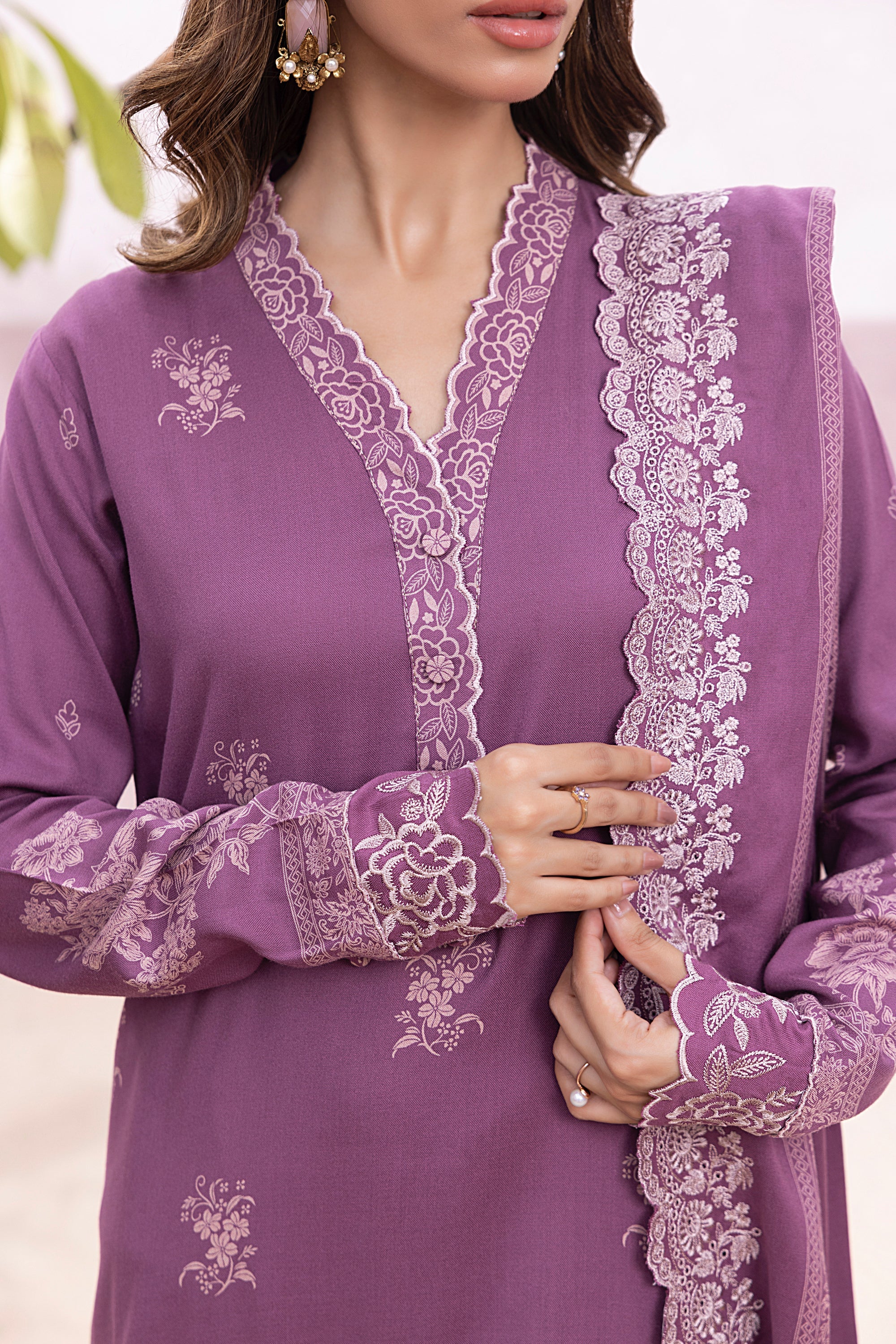 03 Piece Stitched Printed Embroidered Cashmi Wool