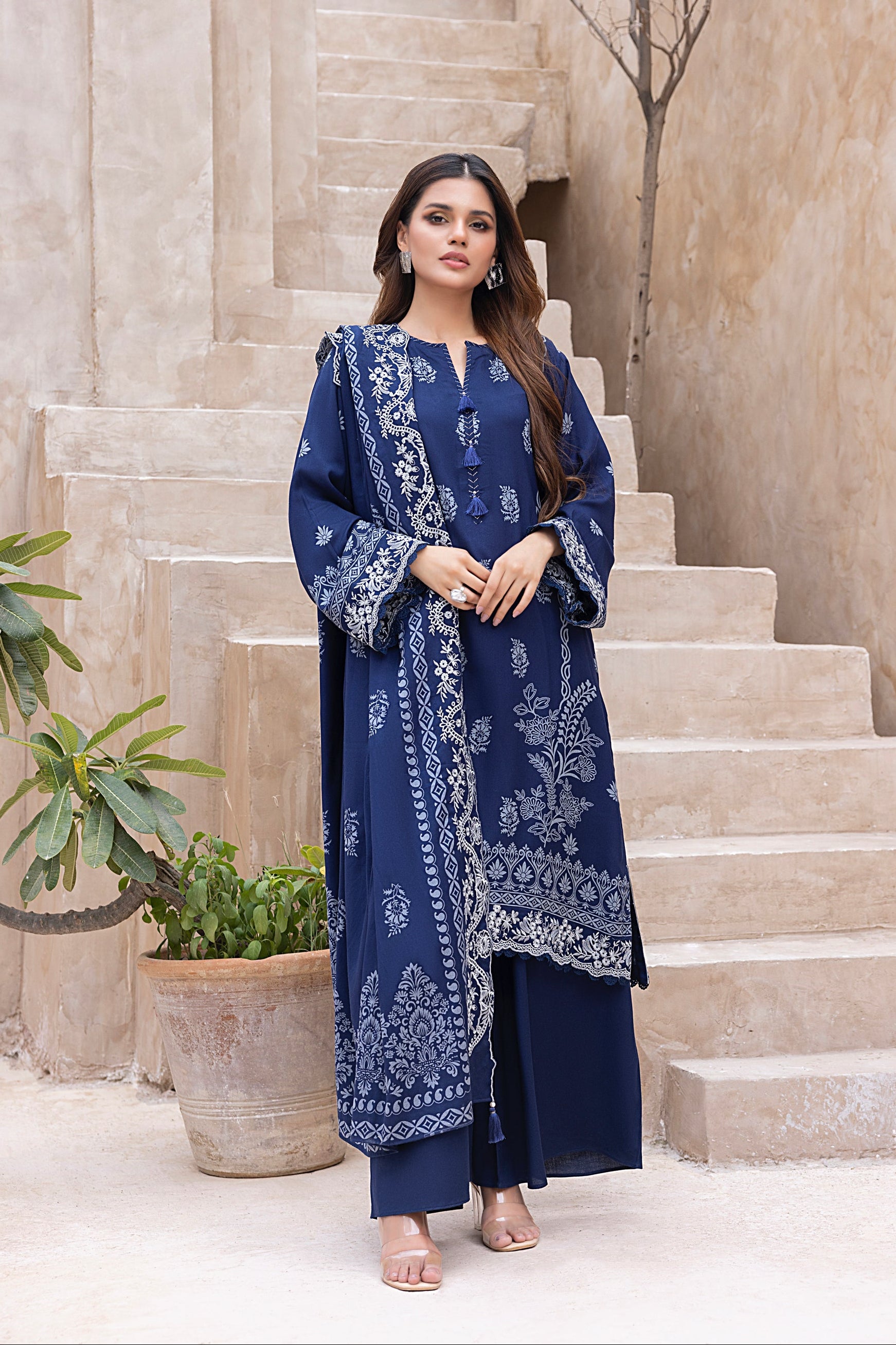03 Piece Stitched Printed Embroidered Cashmi Wool