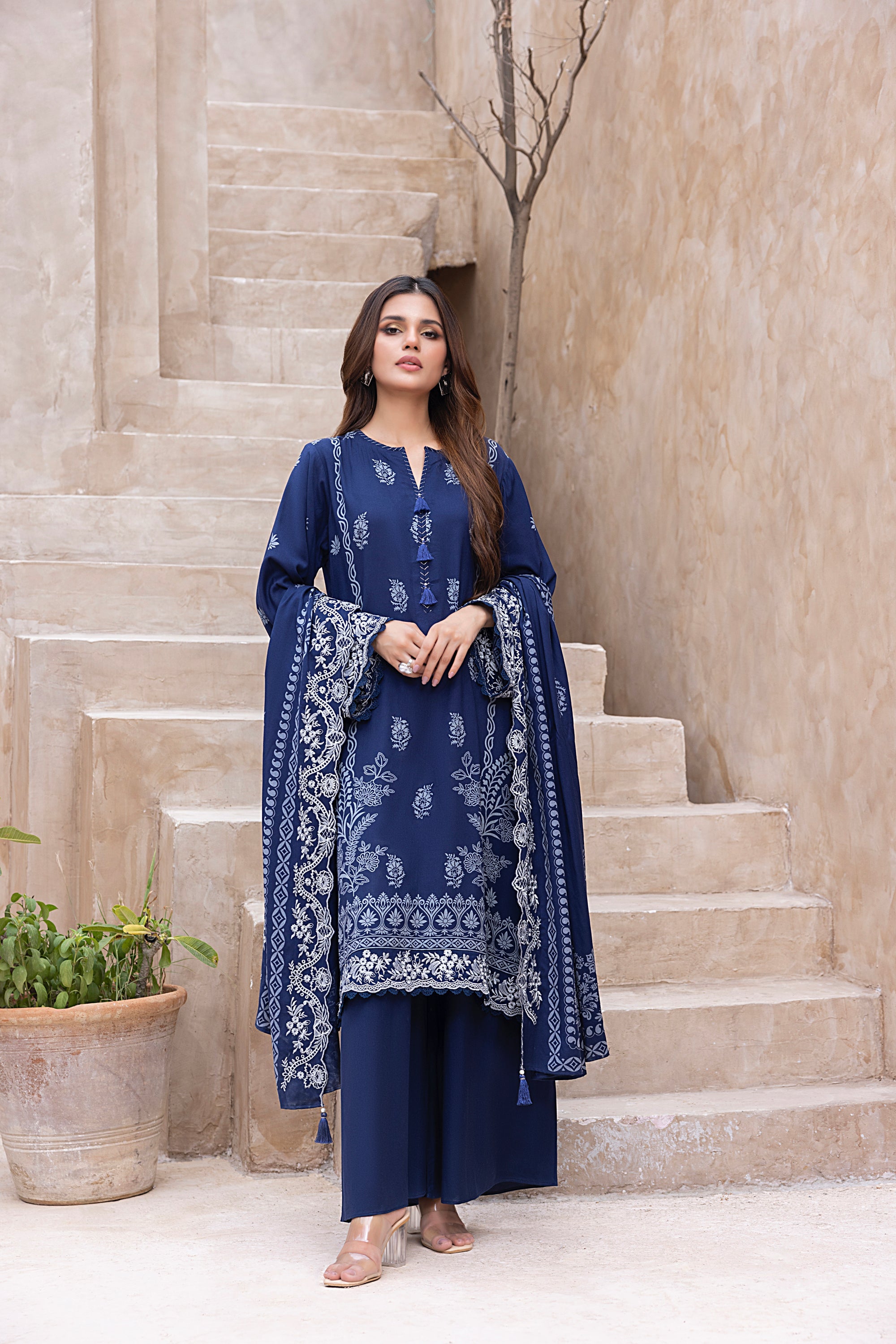 03 Piece Stitched Printed Embroidered Cashmi Wool