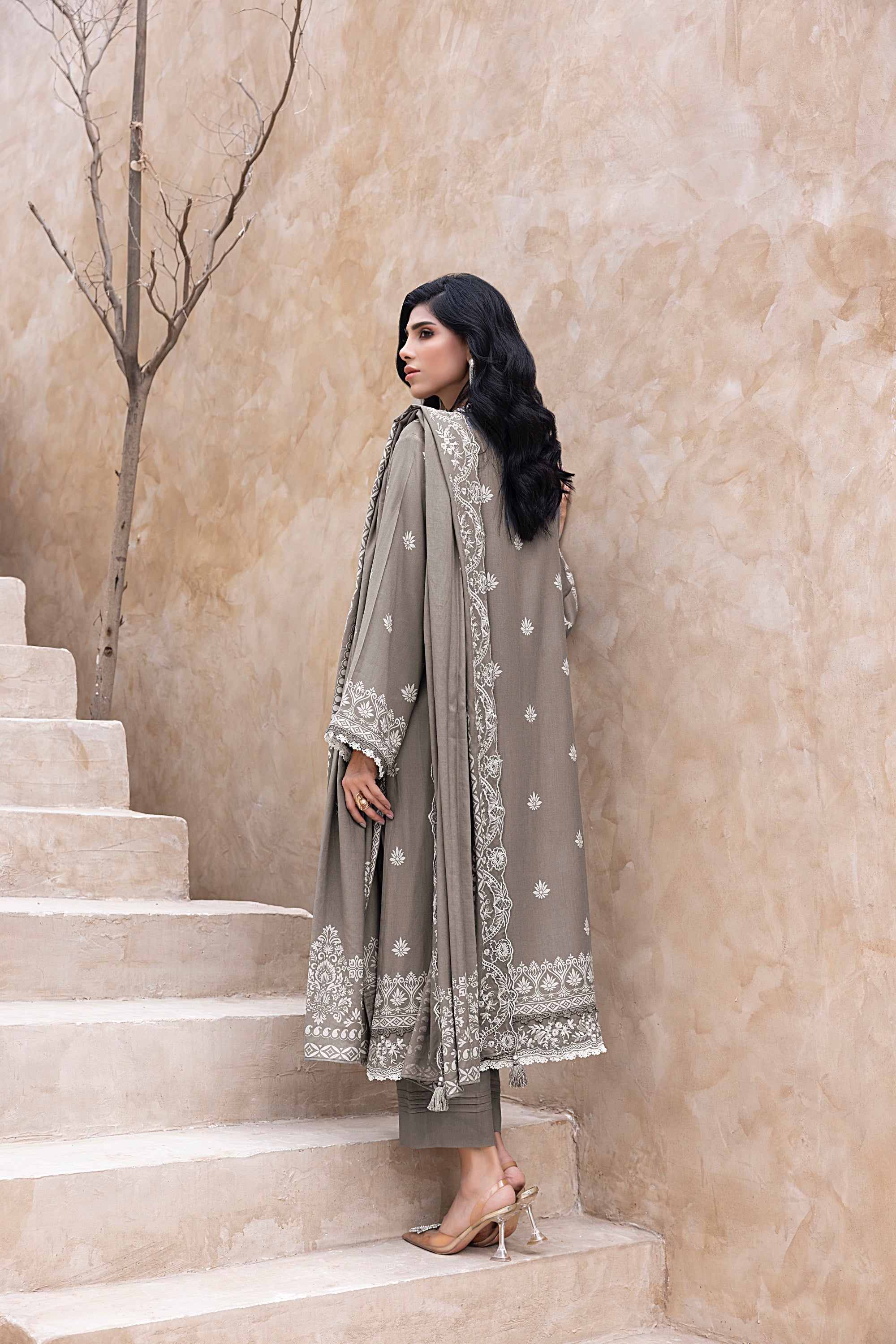 03 Piece Stitched Printed Embroidered Cashmi Wool