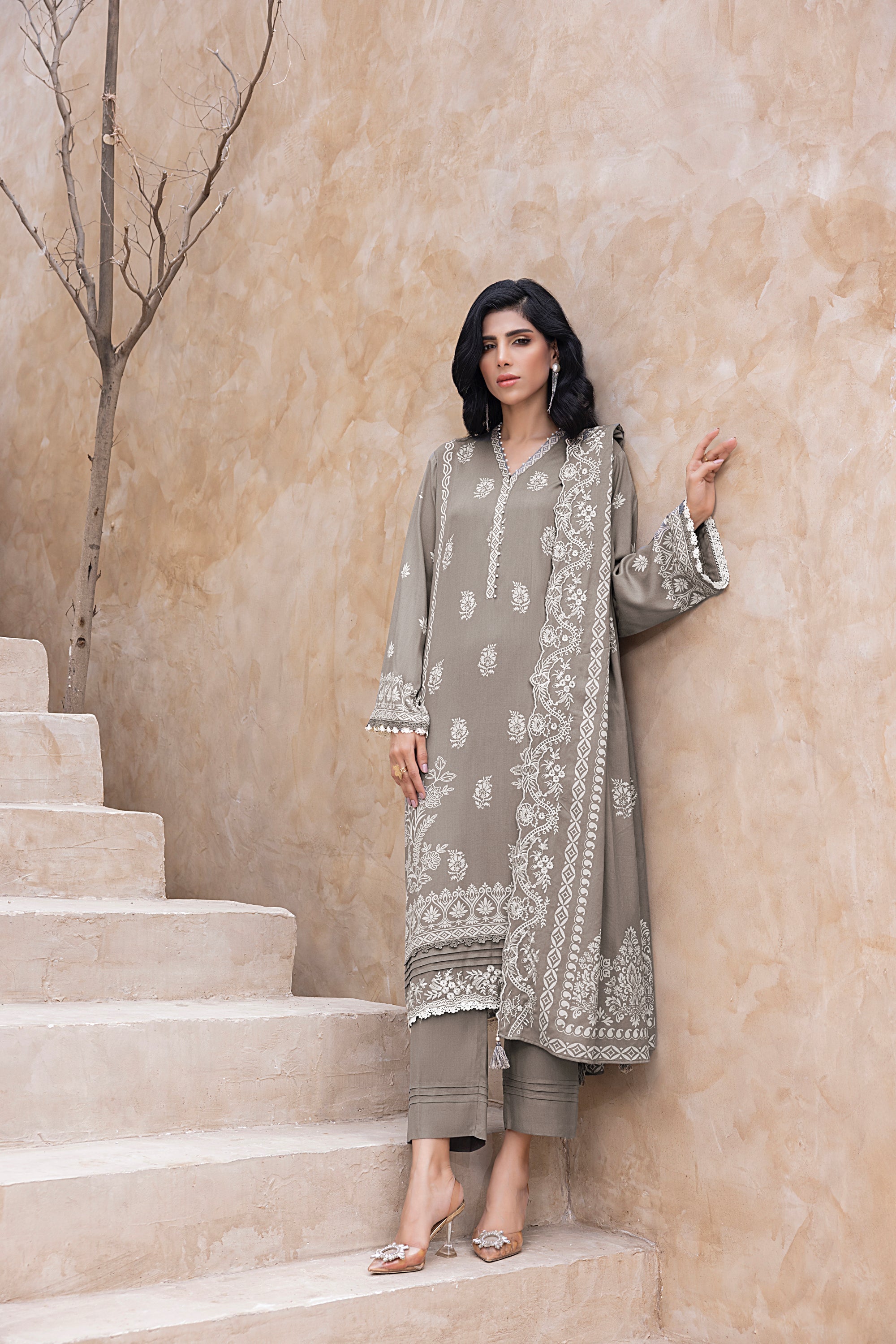 03 Piece Stitched Printed Embroidered Cashmi Wool