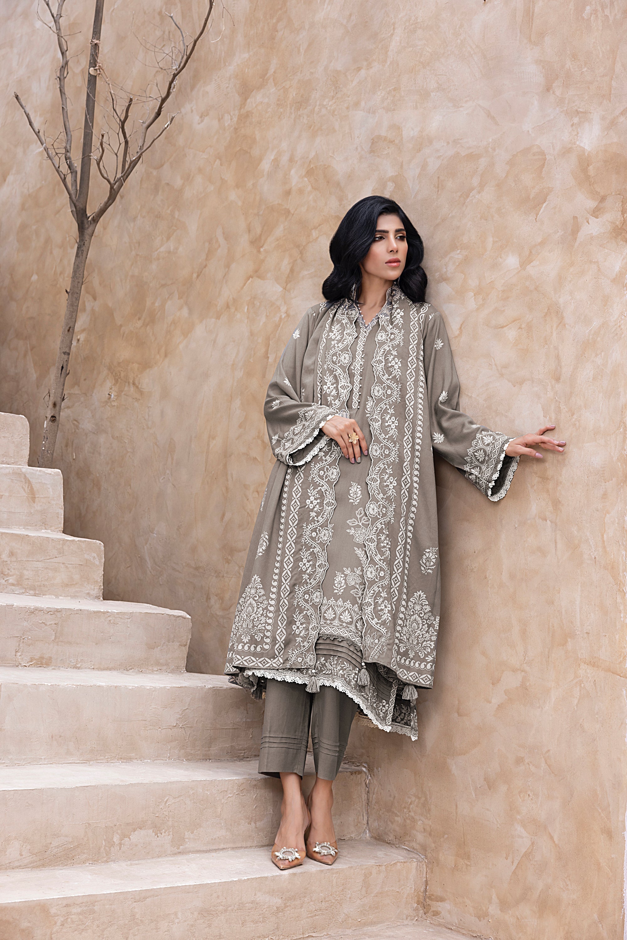 03 Piece Stitched Printed Embroidered Cashmi Wool