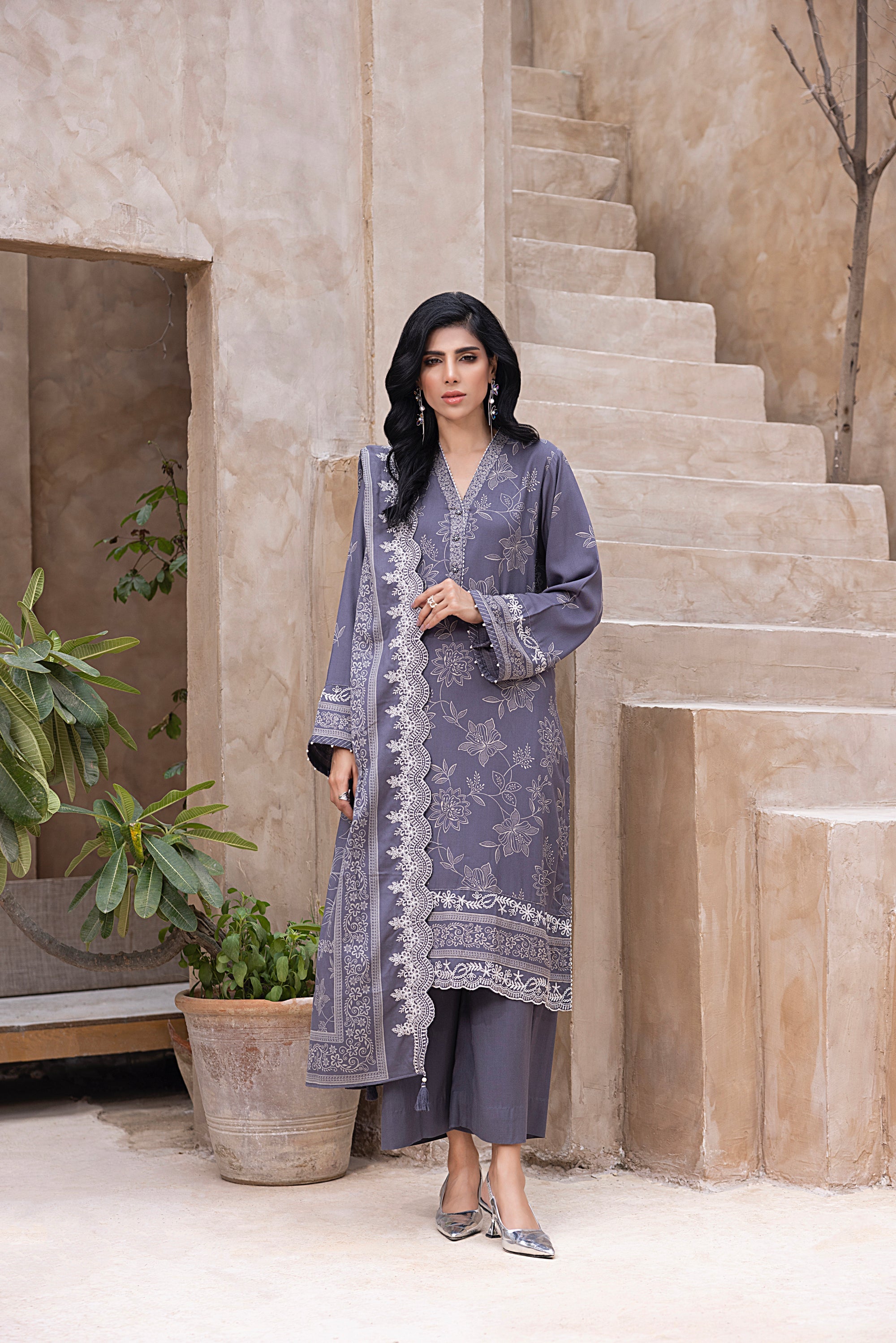03 Piece Stitched Printed Embroidered Cashmi Wool