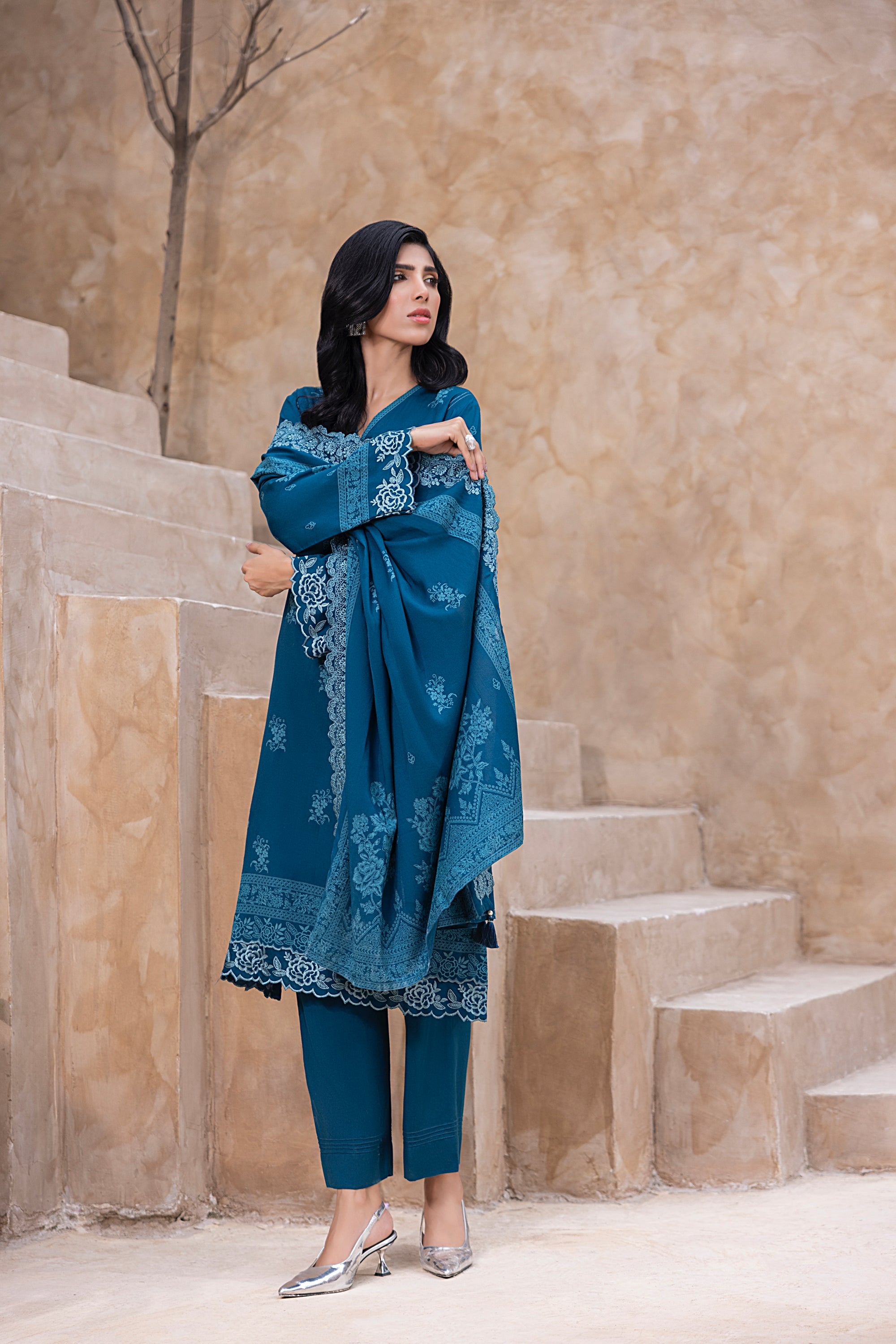 03 Piece Stitched Printed Embroidered Cashmi Wool