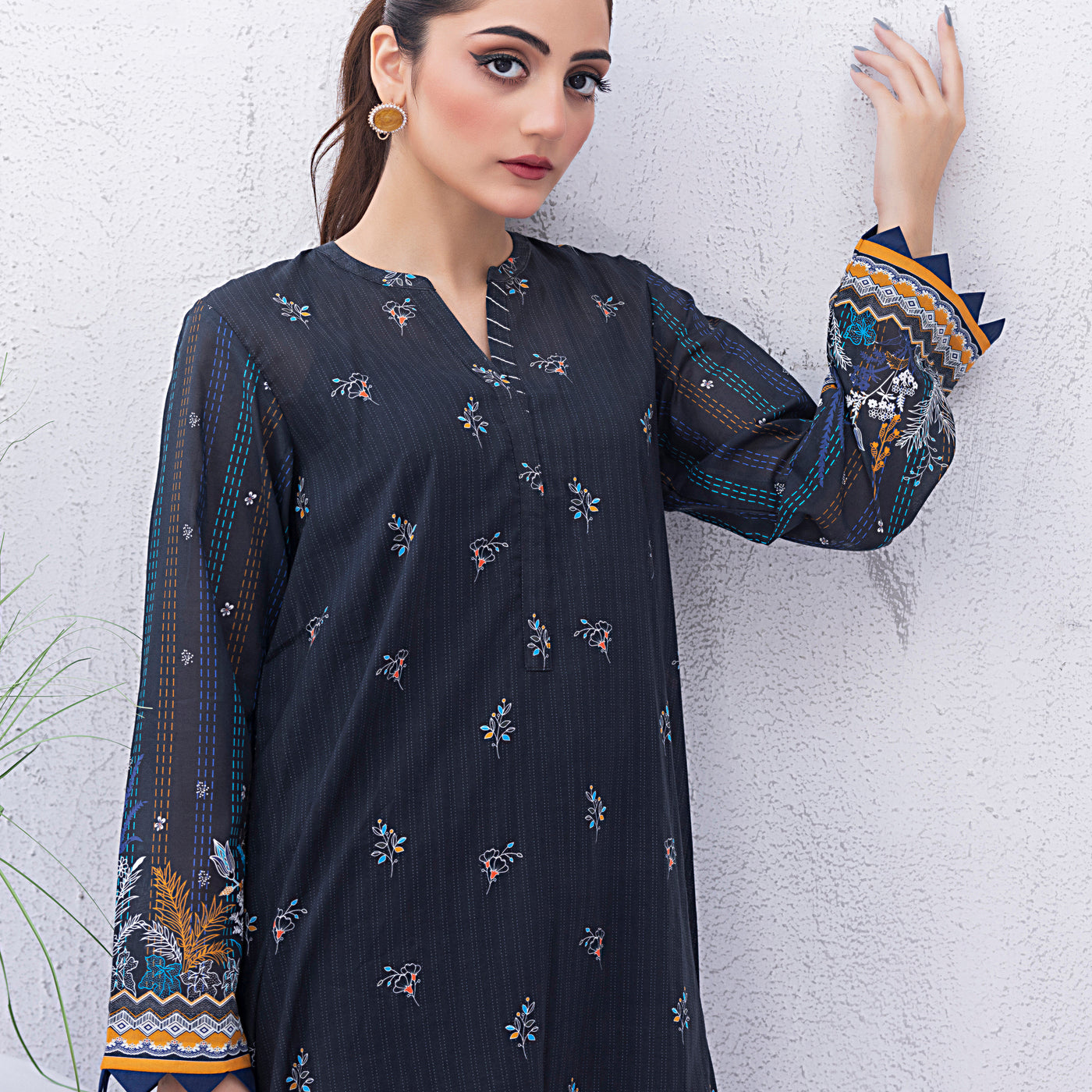 01 Piece Unstitched Printed Lawn Shirt - View 4 - Lakhany