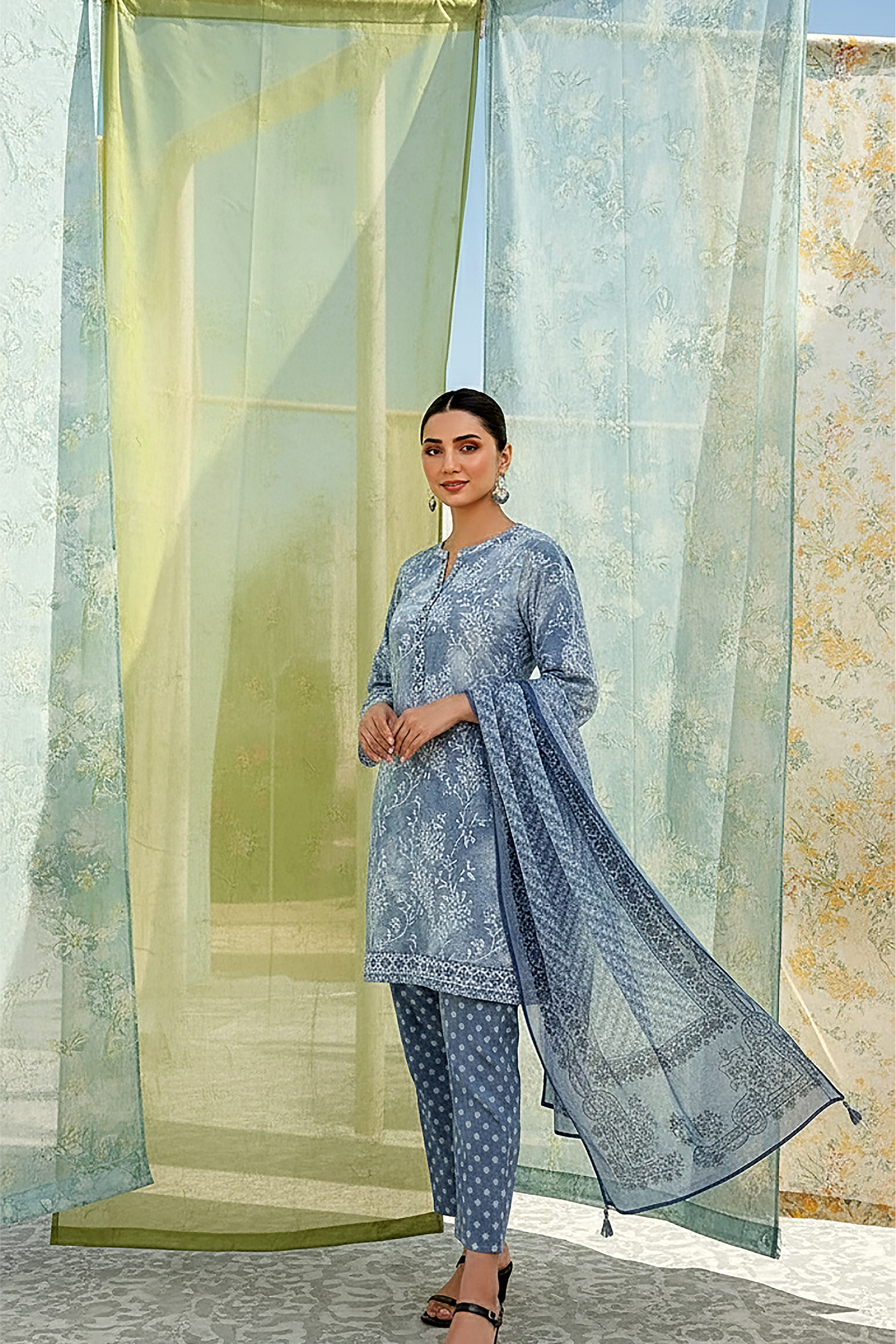 03 Piece Unstitched Printed Lawn - Design 28