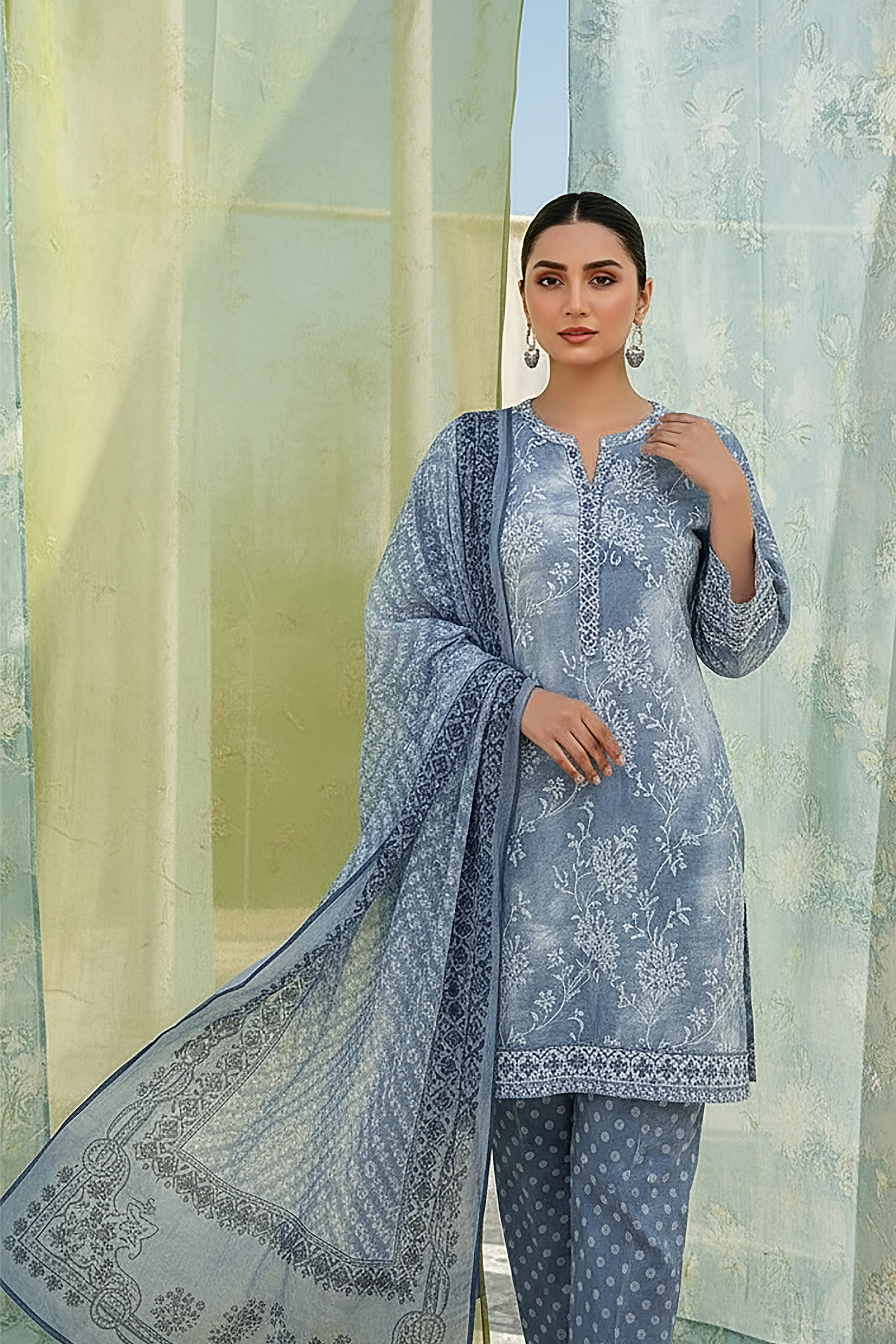 03 Piece Unstitched Printed Lawn - Design 28