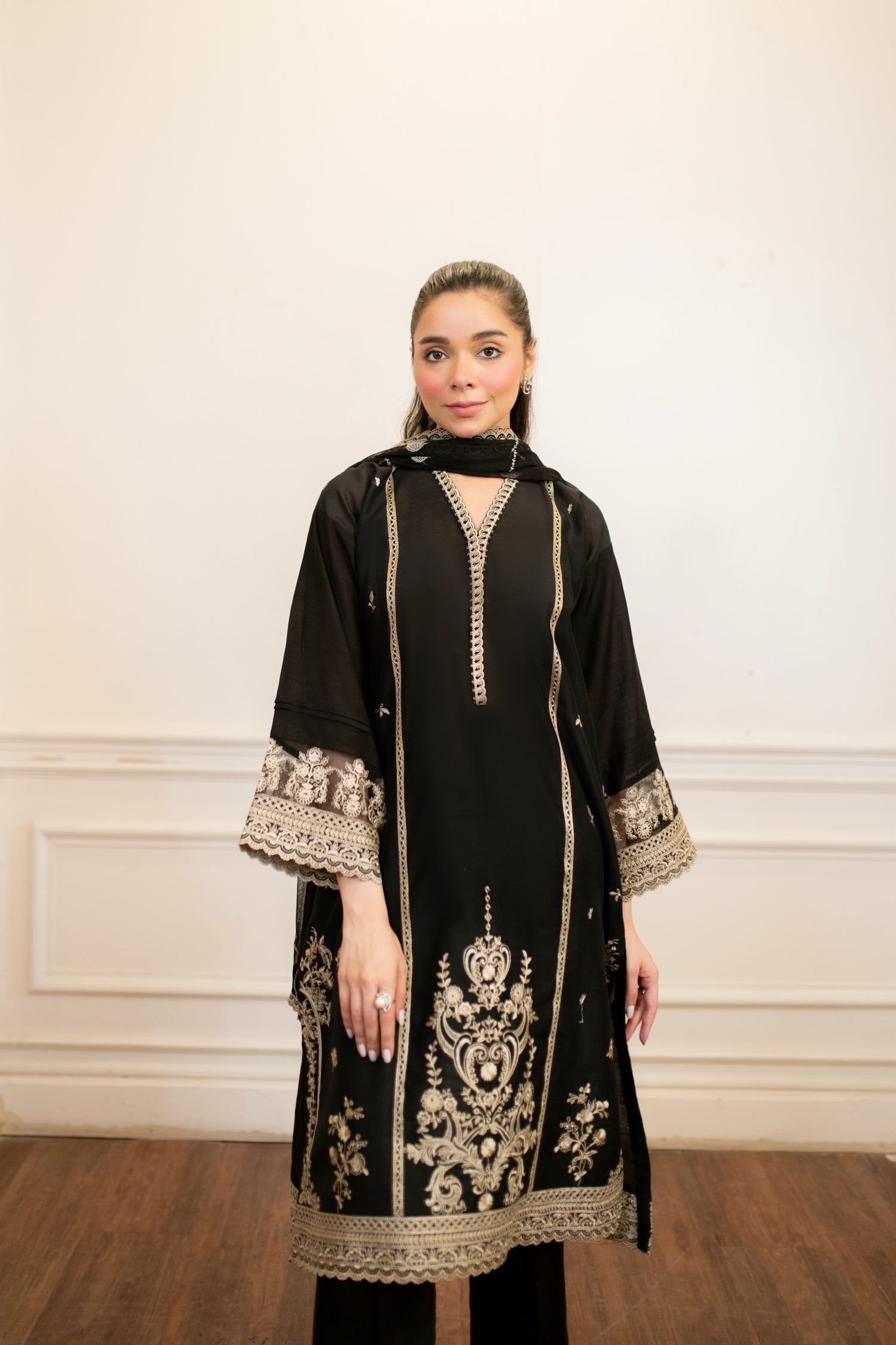 03 Piece Ready To Wear Embroidered Pret