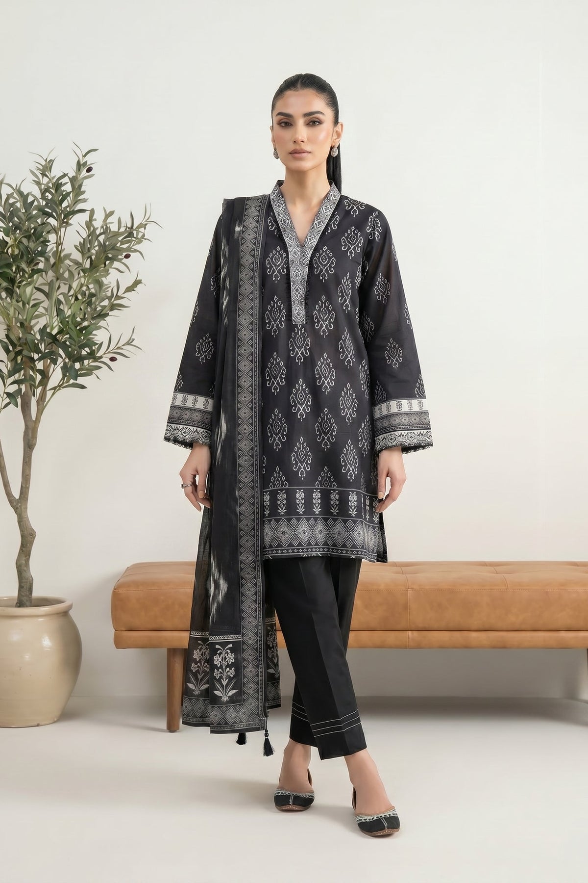 Lakhany Premium 03 Piece Unstitched Printed Lawn
