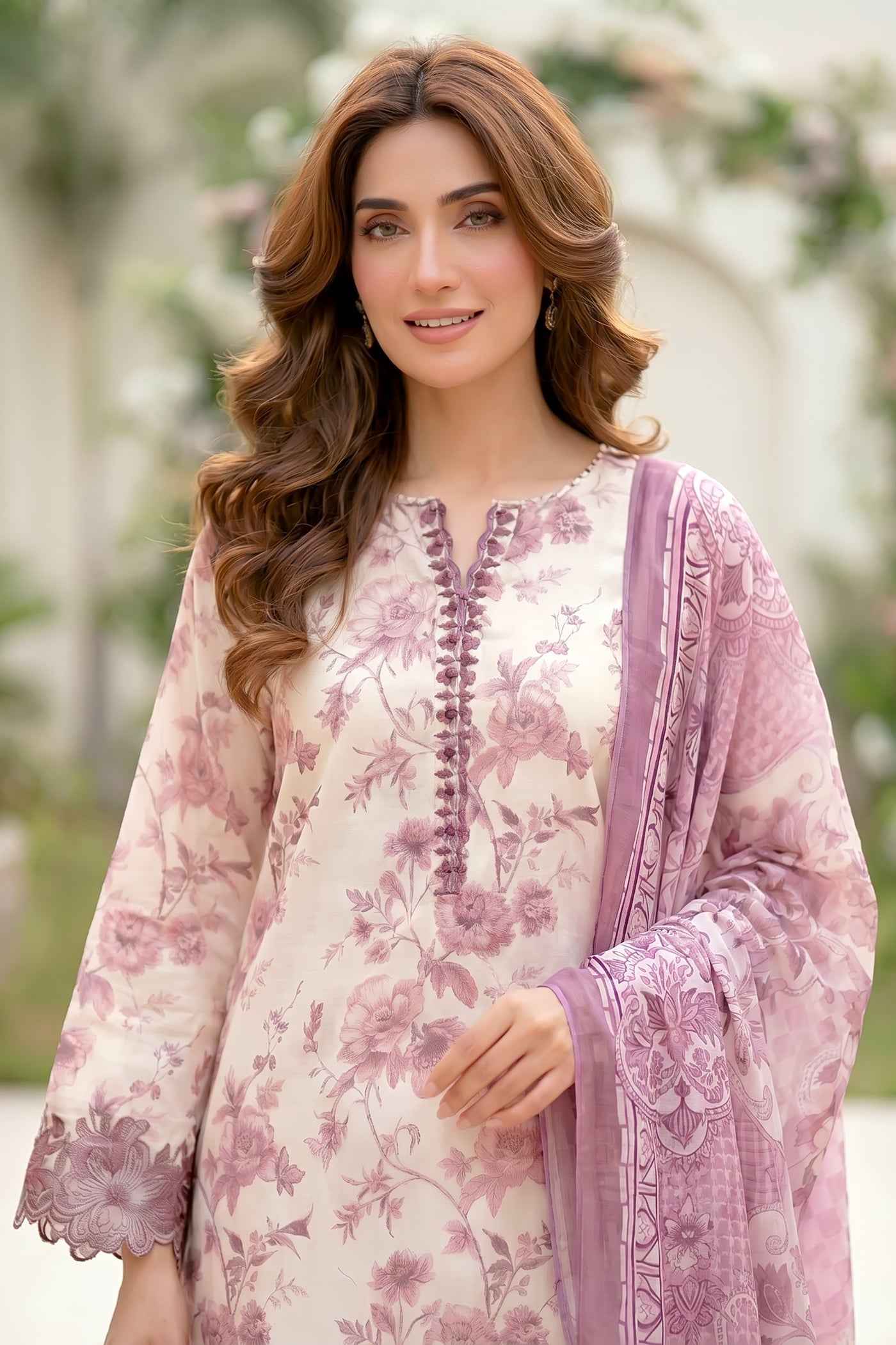 https://lakhanyonline.com/cdn/shop/files/IMG_201134.jpg?crop=center&height=2100&v=1777991541&width=1400